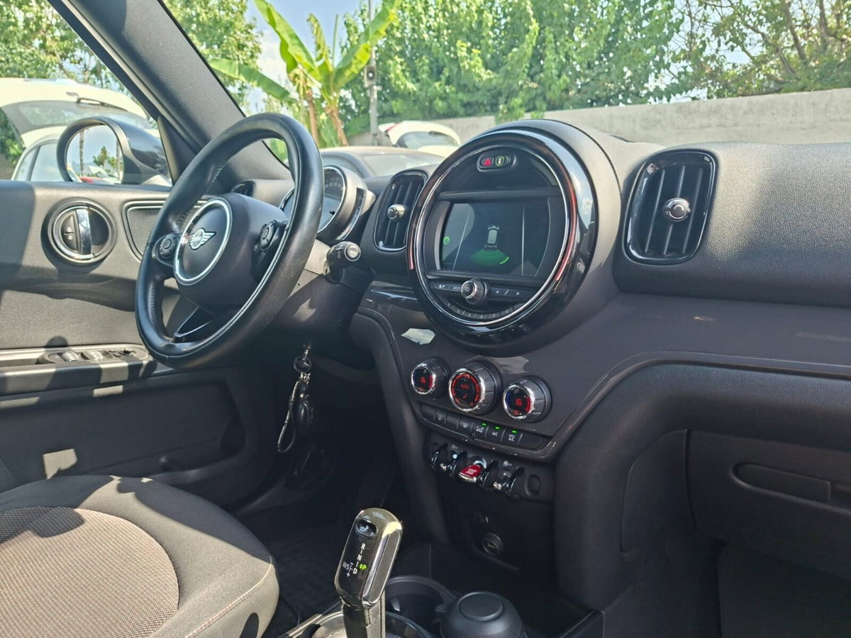MINI Mini Countryman 2.0 Cooper D Baker Street Countryman (15)