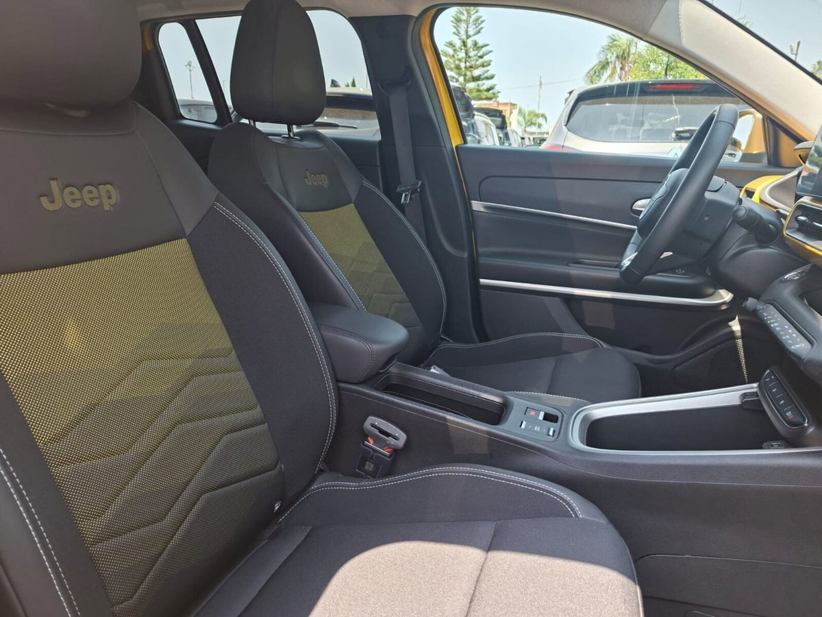 Jeep Avenger full-electric Summit fwd 156cv auto (9)