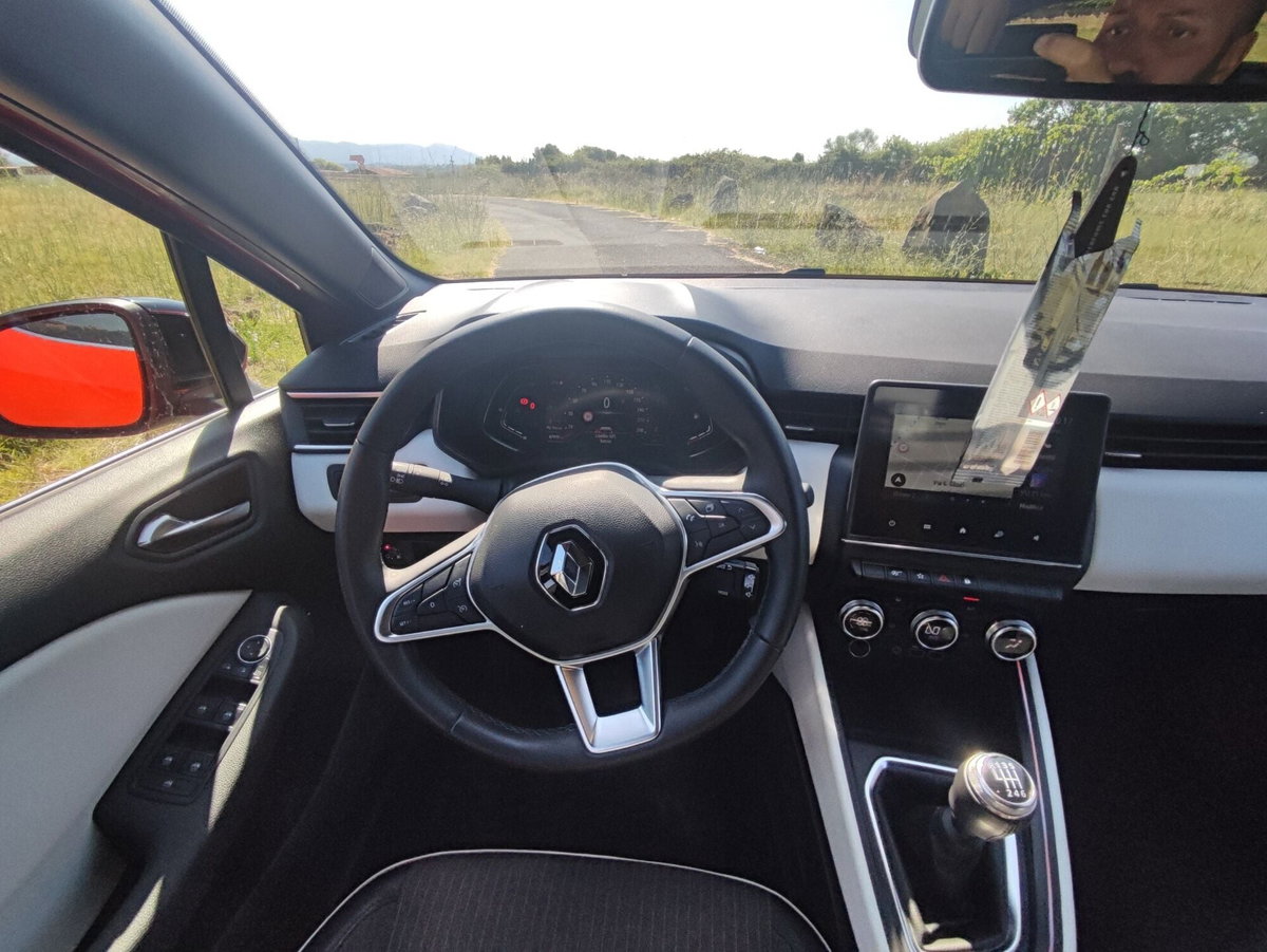 Renault Clio TCe 100 CV GPL 5 porte Techno (13)