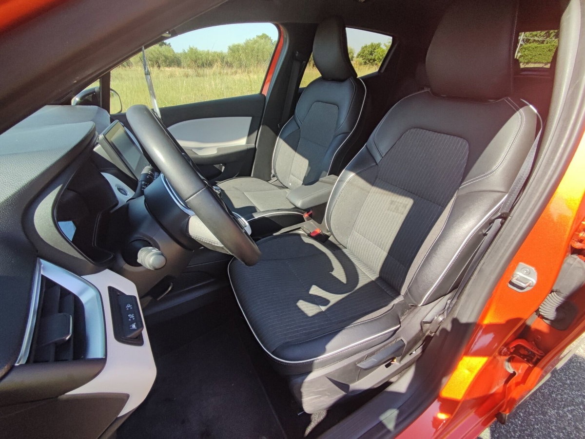 Renault Clio TCe 100 CV GPL 5 porte Techno (17)