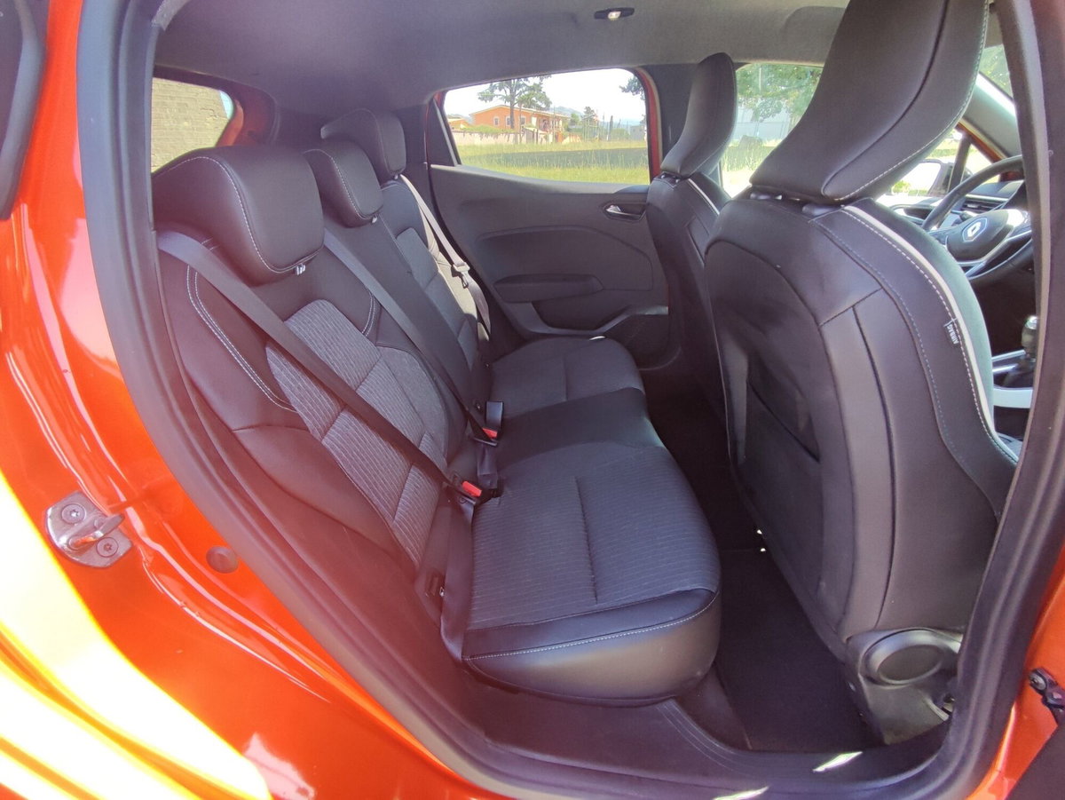 Renault Clio TCe 100 CV GPL 5 porte Techno (19)