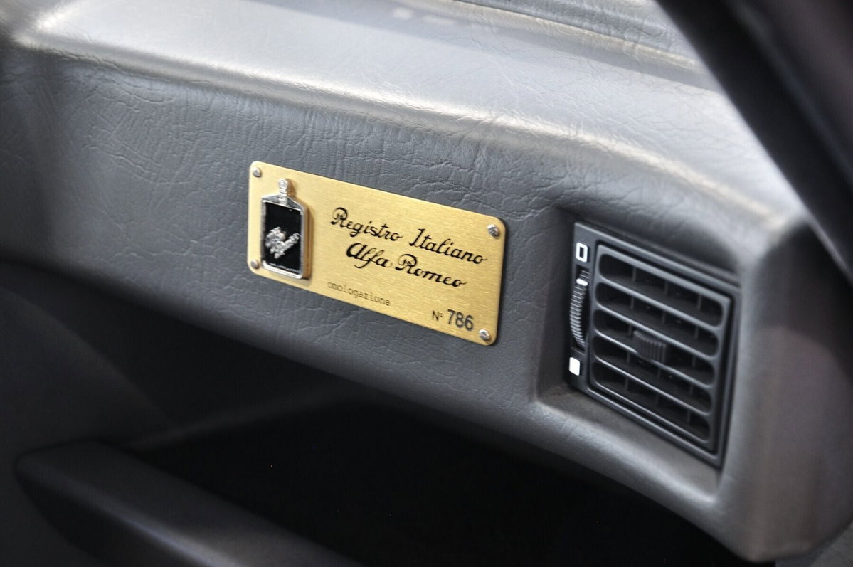 Alfa Romeo 75 2.0i Twin Spark A.S.N. (13)