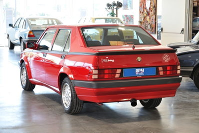 Alfa Romeo 75 2.0i Twin Spark A.S.N. (7)