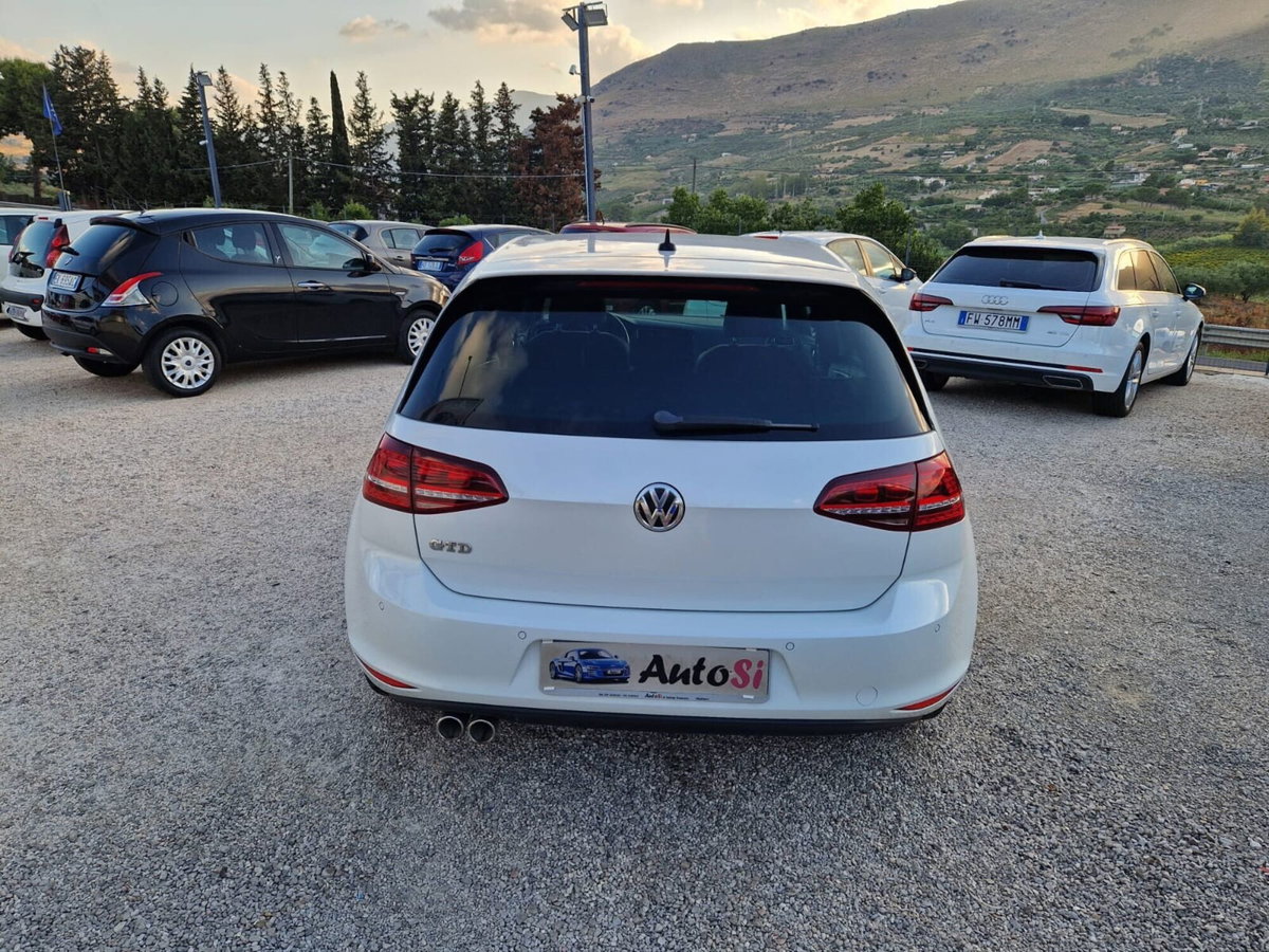 Volkswagen Golf GTD 2.0 TDI DSG 5p. BlueMotion Technology (9)