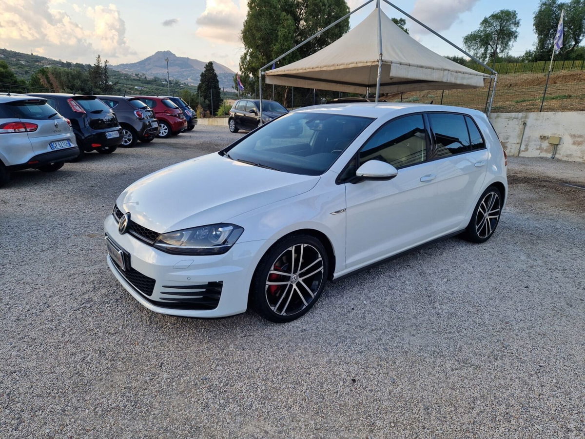 Volkswagen Golf GTD 2.0 TDI DSG 5p. BlueMotion Technology (2)