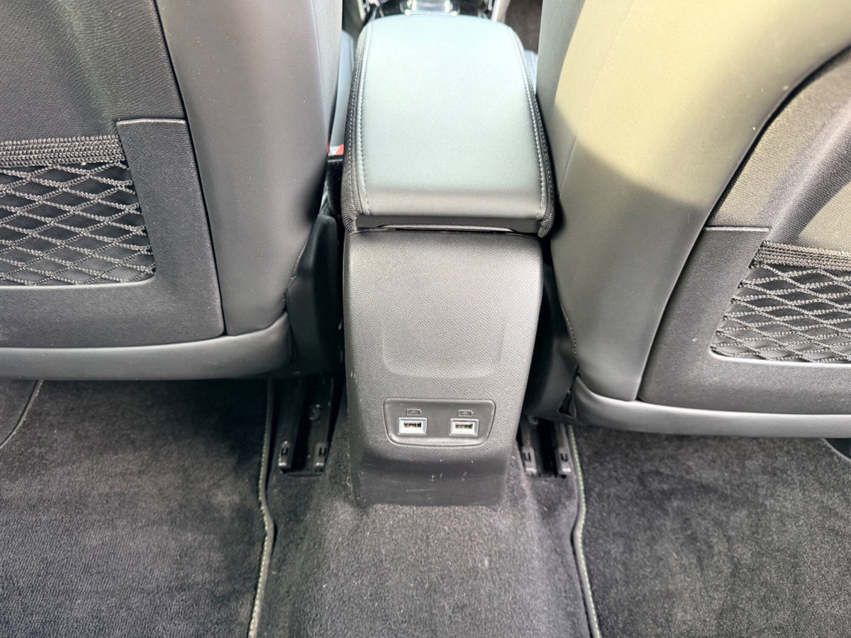 Peugeot 2008 PureTech 130 S&S EAT8 GT Pack (13)