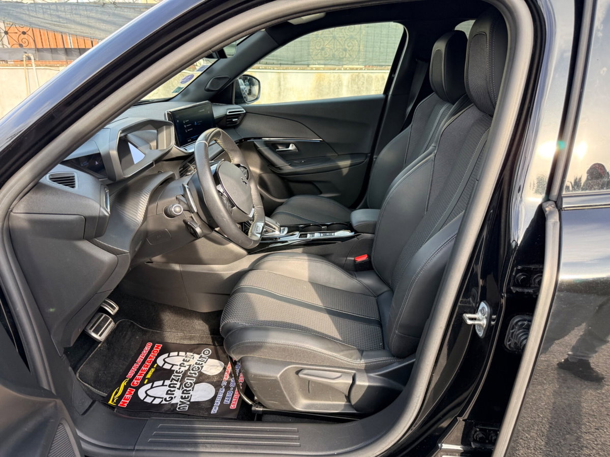 Peugeot 2008 PureTech 130 S&S EAT8 GT Pack (7)