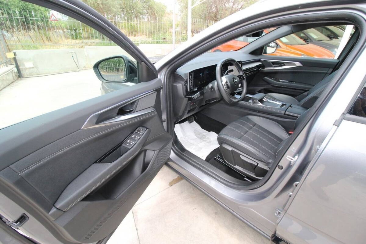 Renault Austral 1.2 full hybrid Techno 200cv auto (19)