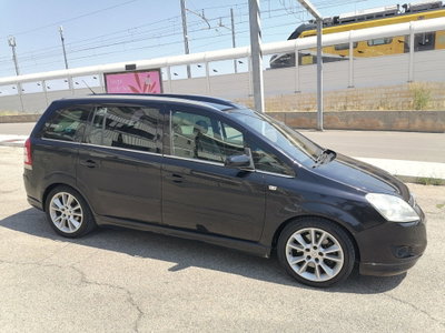 Opel Zafira 1.9 16V CDTI 150CV aut. Cosmo (3)