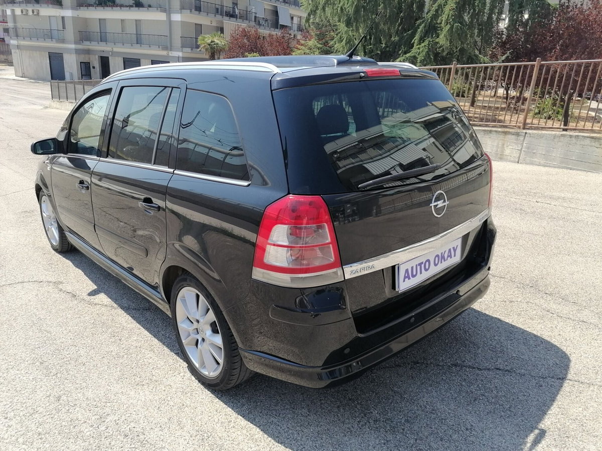 Opel Zafira 1.9 16V CDTI 150CV aut. Cosmo (6)