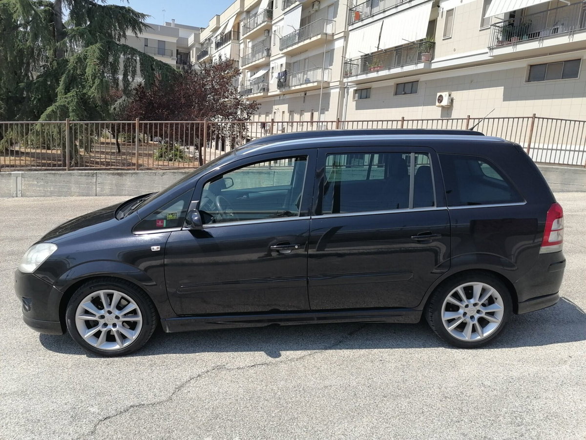 Opel Zafira 1.9 16V CDTI 150CV aut. Cosmo (7)