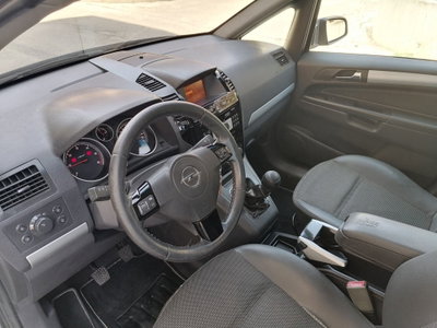 Opel Zafira 1.9 16V CDTI 150CV aut. Cosmo (9)