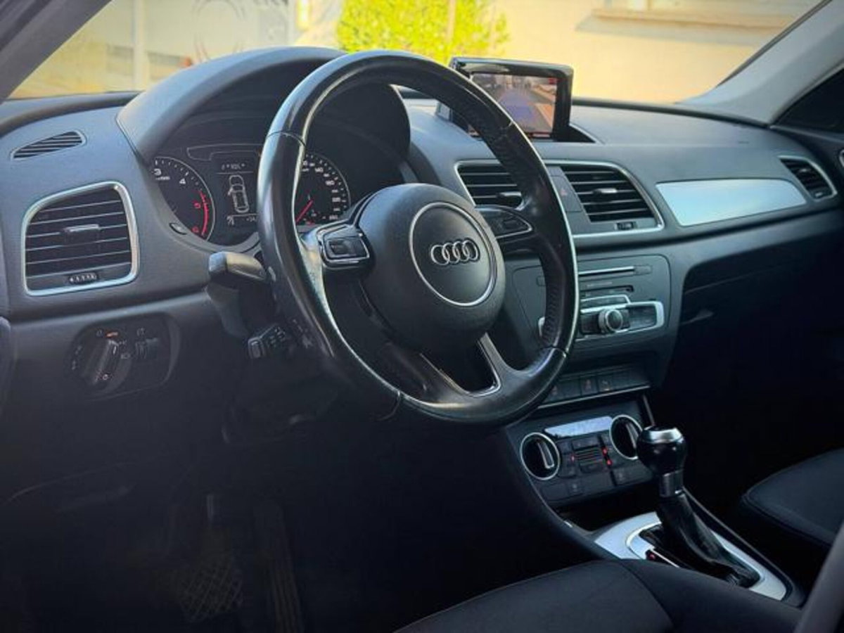 Audi Q3 2.0 TDI 150 CV S tronic S line Edition (14)