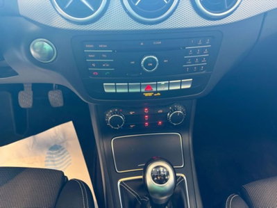Mercedes-Benz Classe B 180 d Premium (7)
