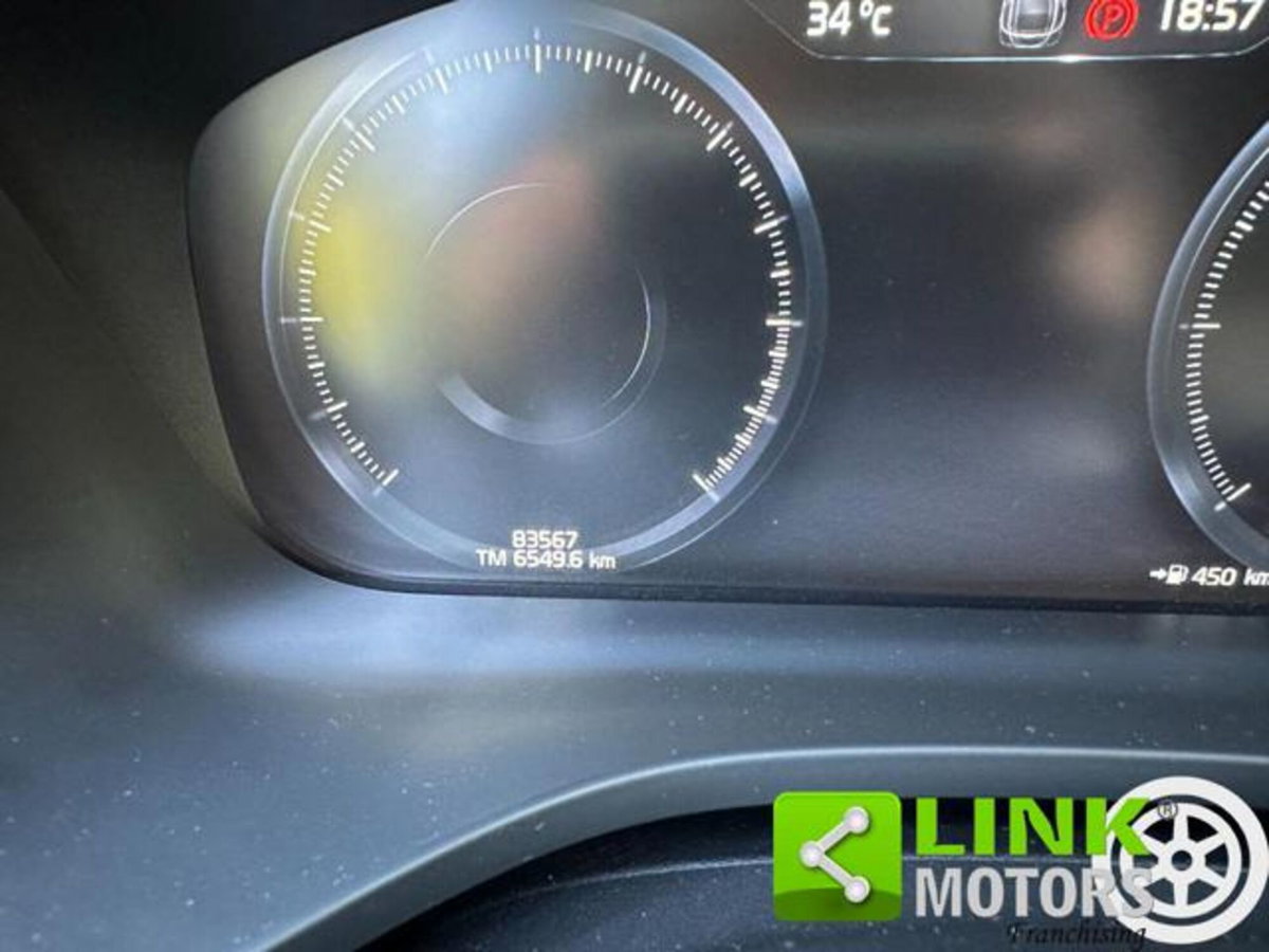 Volvo XC60 B4 Geartronic R-design (10)