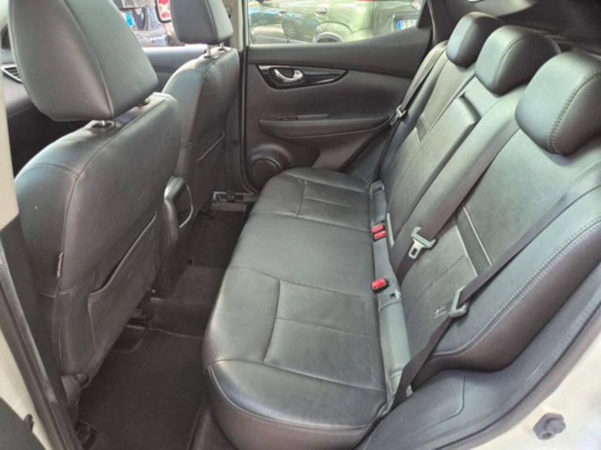 Nissan Qashqai 1.6 DIG-T Tekna (4)