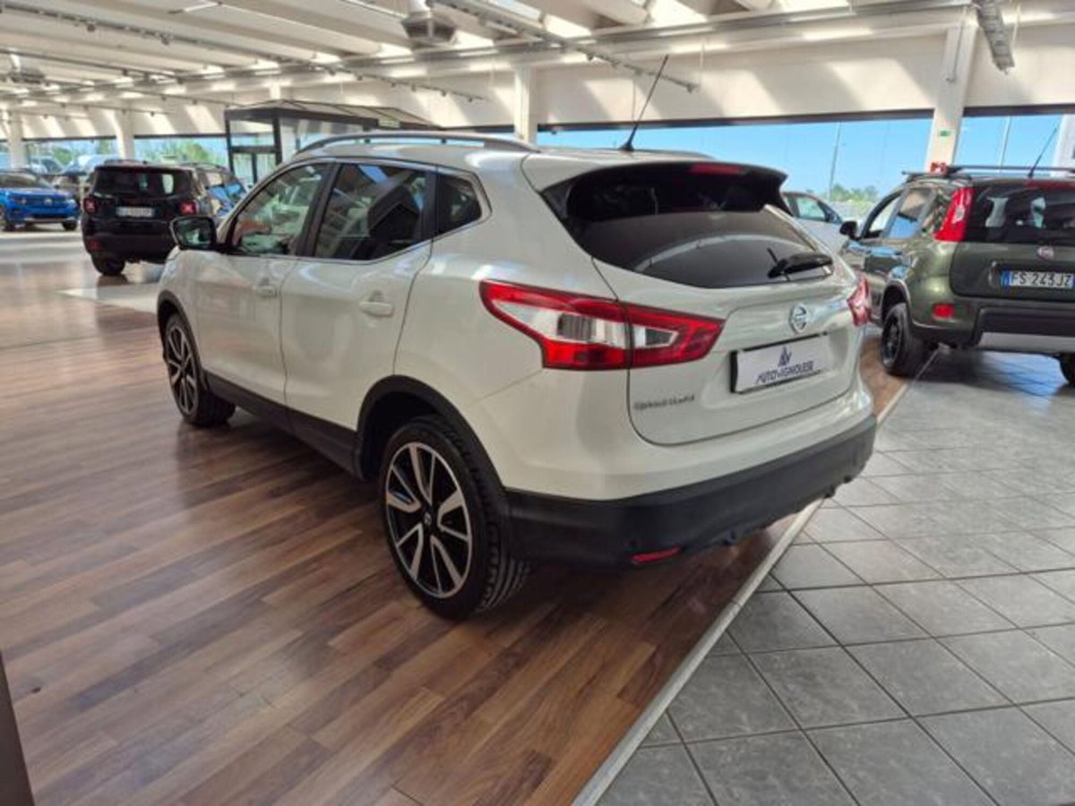 Nissan Qashqai 1.6 DIG-T Tekna (5)