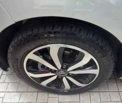 Citroen C1 C1 VTi 72 5 porte Shine (13)