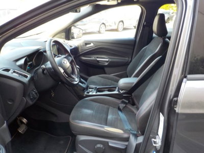 Ford Kuga 1.5 TDCI 120 CV S&S 2WD Powershift ST-Line (2)
