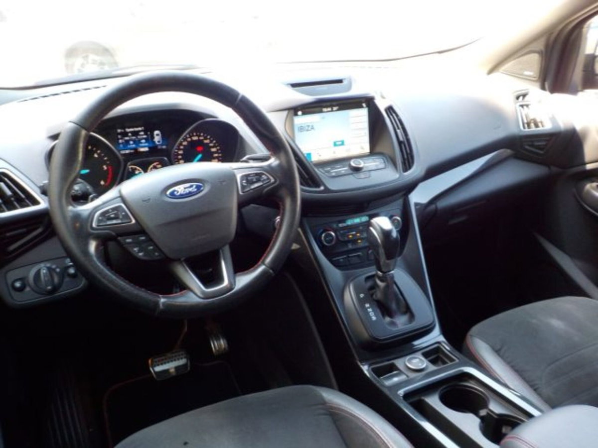 Ford Kuga 1.5 TDCI 120 CV S&S 2WD Powershift ST-Line (6)