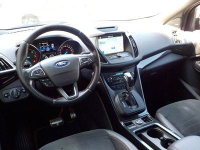 Ford Kuga 1.5 TDCI 120 CV S&S 2WD Powershift ST-Line (6)