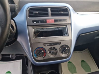 Fiat Grande Punto 1.3 MJT 75 CV 5 porte Active (15)