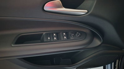 Alfa Romeo Junior 1.2 ibrida Speciale 145cv edct6 (11)