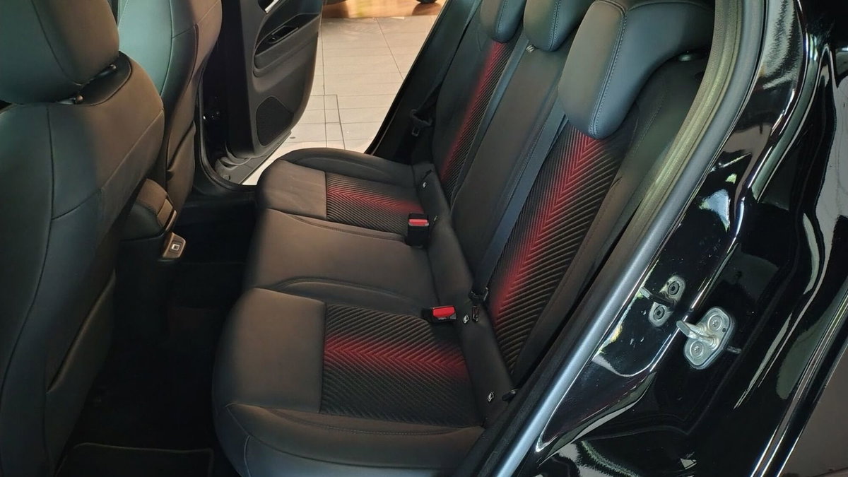 Alfa Romeo Junior 1.2 ibrida Speciale 145cv edct6 (13)