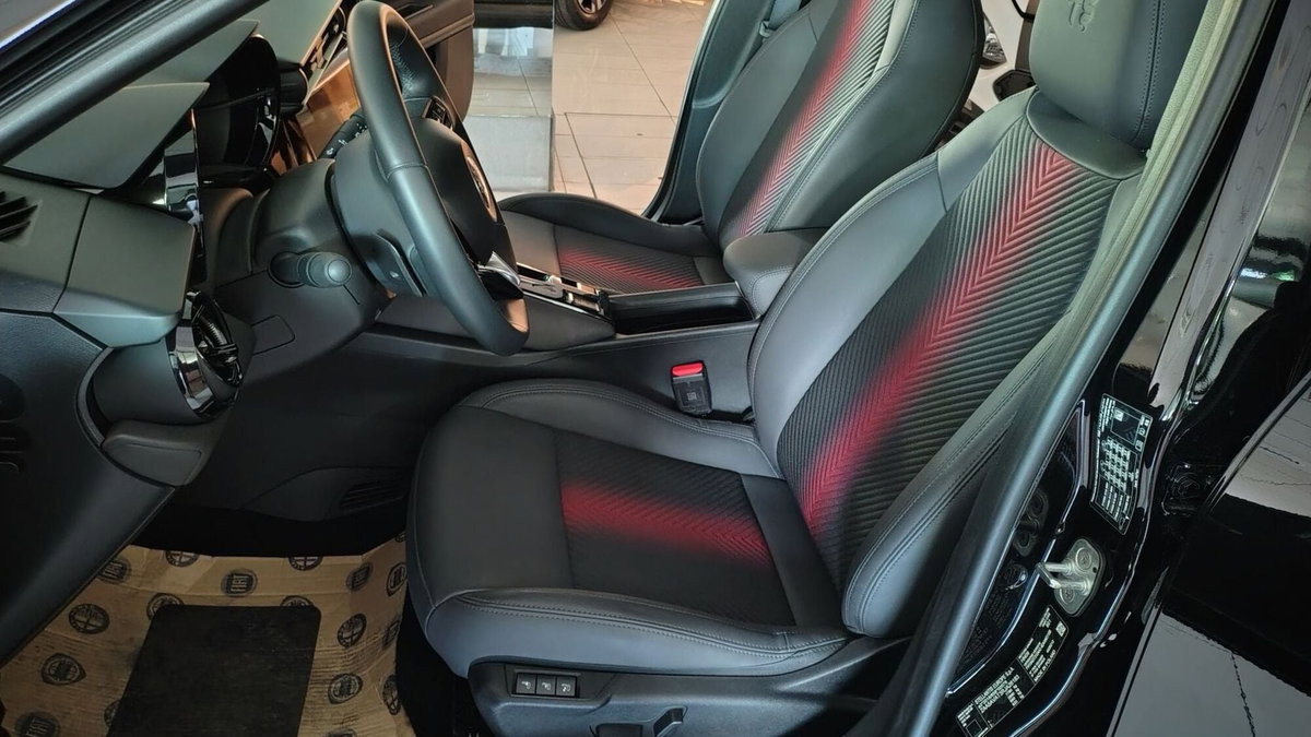 Alfa Romeo Junior 1.2 ibrida Speciale 145cv edct6 (7)
