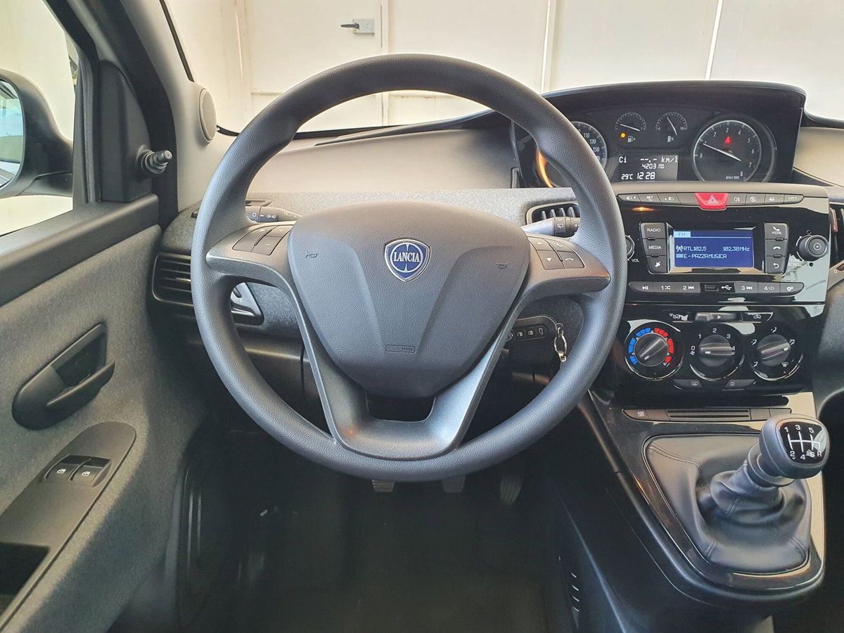 Lancia Ypsilon 1.0 FireFly 5 porte S&S Hybrid Ecochic Silver (11)