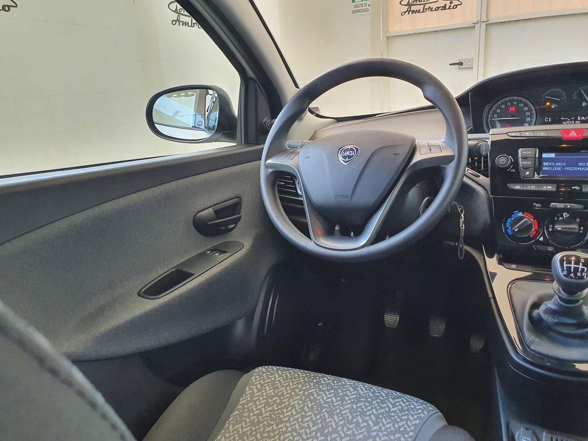 Lancia Ypsilon 1.0 FireFly 5 porte S&S Hybrid Ecochic Silver (12)