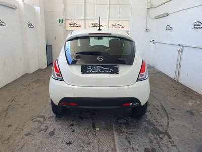 Lancia Ypsilon 1.0 FireFly 5 porte S&S Hybrid Ecochic Silver (5)