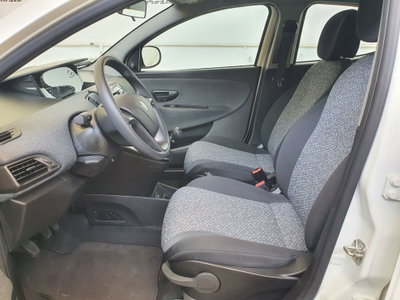 Lancia Ypsilon 1.0 FireFly 5 porte S&S Hybrid Ecochic Silver (7)