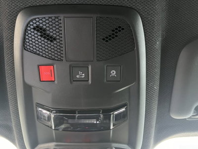 Jeep Avenger 1.2 turbo e-hybrid mhev Overland 4xe 145cv edct6 (19)