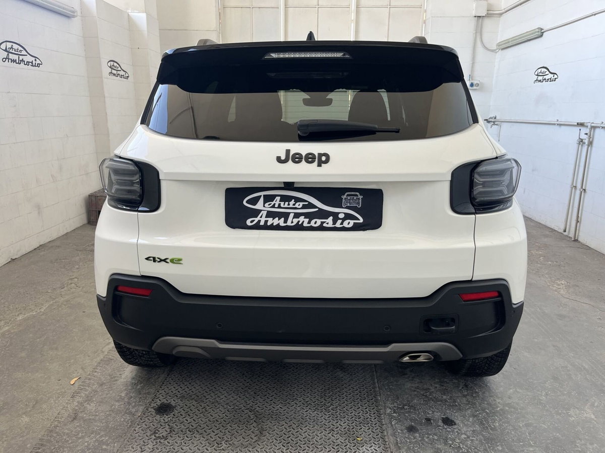 Jeep Avenger 1.2 turbo e-hybrid mhev Overland 4xe 145cv edct6 (2)