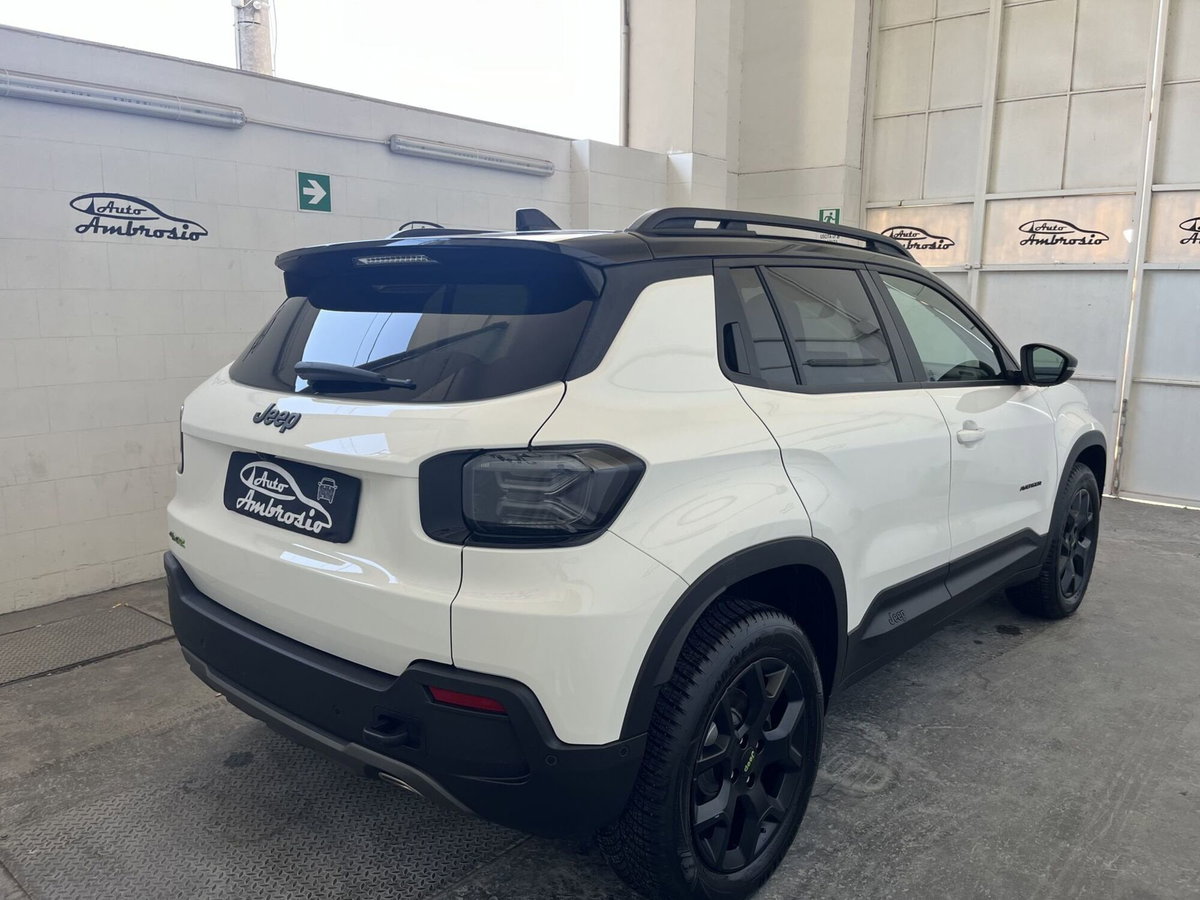 Jeep Avenger 1.2 turbo e-hybrid mhev Overland 4xe 145cv edct6 (3)