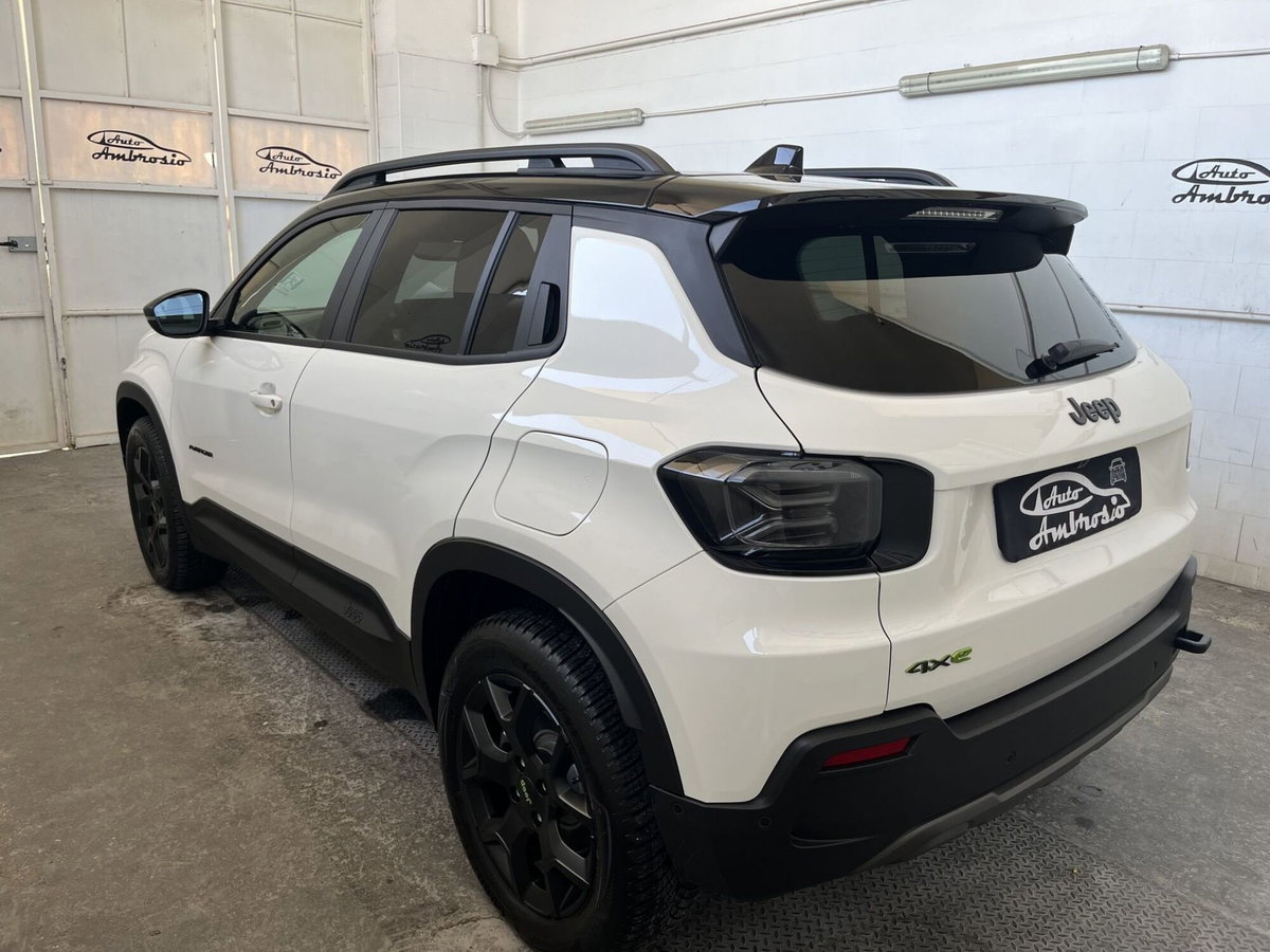Jeep Avenger 1.2 turbo e-hybrid mhev Overland 4xe 145cv edct6 (4)