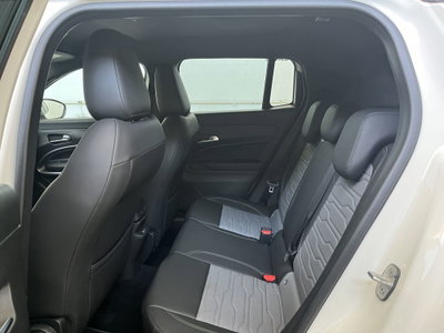 Jeep Avenger 1.2 turbo e-hybrid mhev Overland 4xe 145cv edct6 (8)
