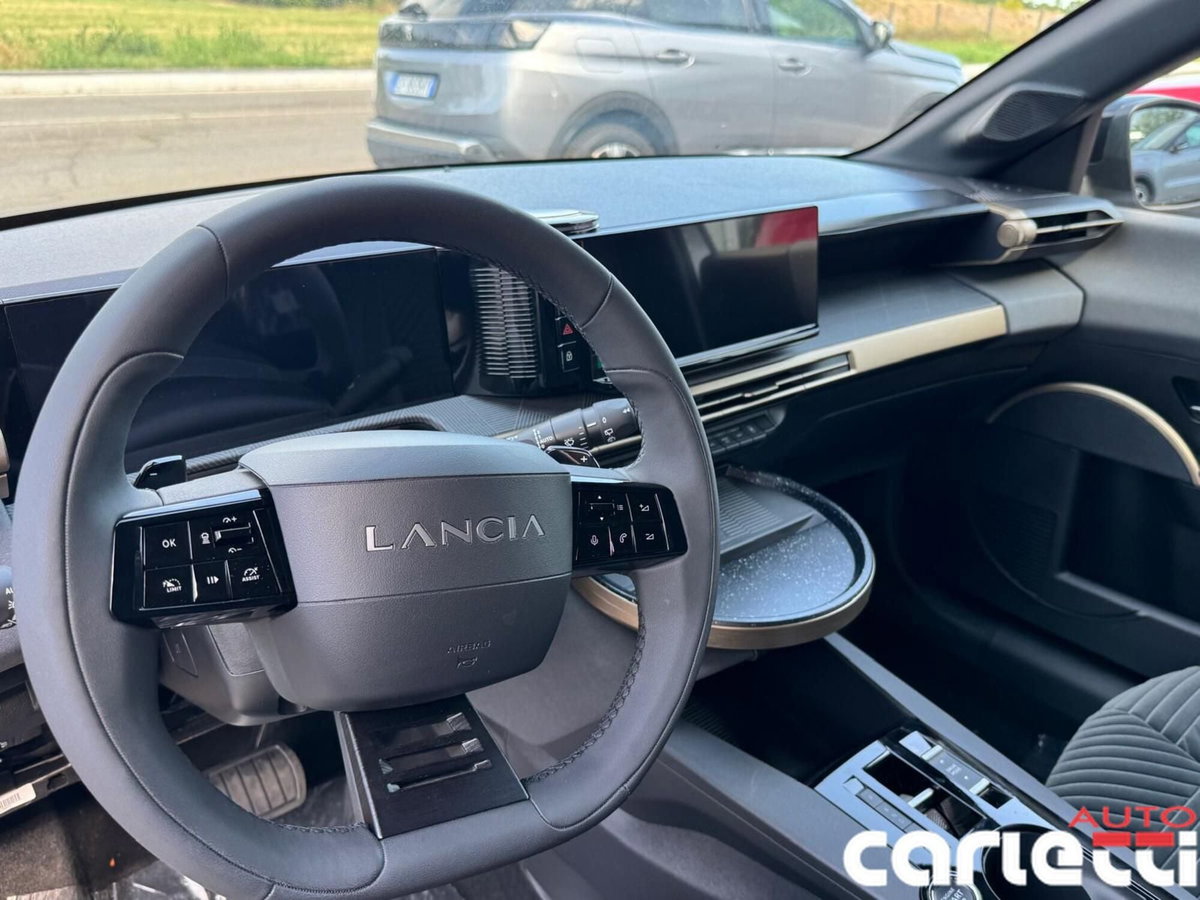 Lancia Ypsilon 1.2 mhev LX 110cv e-dct (11)