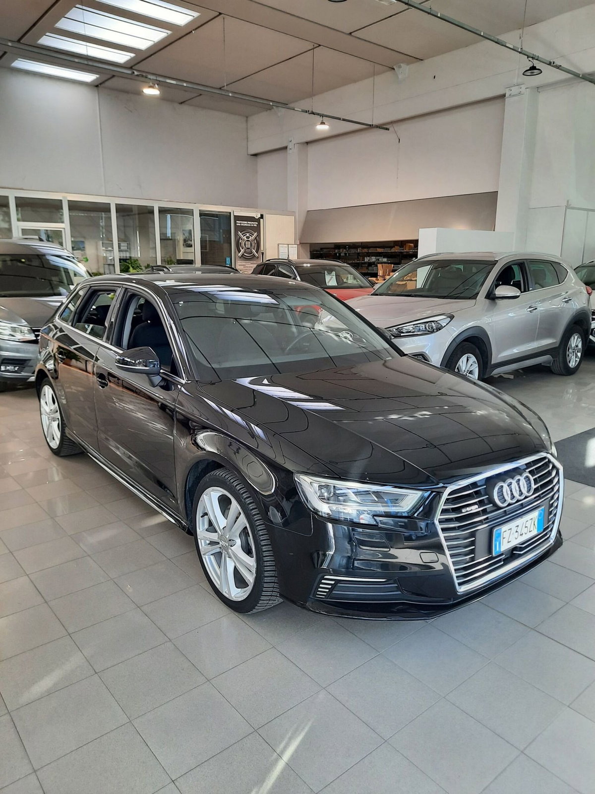 Audi A3 Sportback 1.5 e-hybrid Business 204cv s-tronic (2)