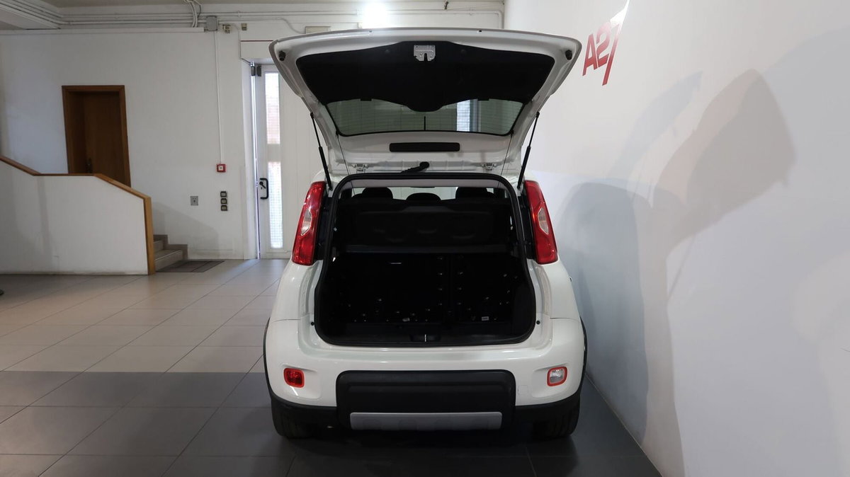 Fiat Panda 1.0 FireFly S&S Hybrid City Cross (10)