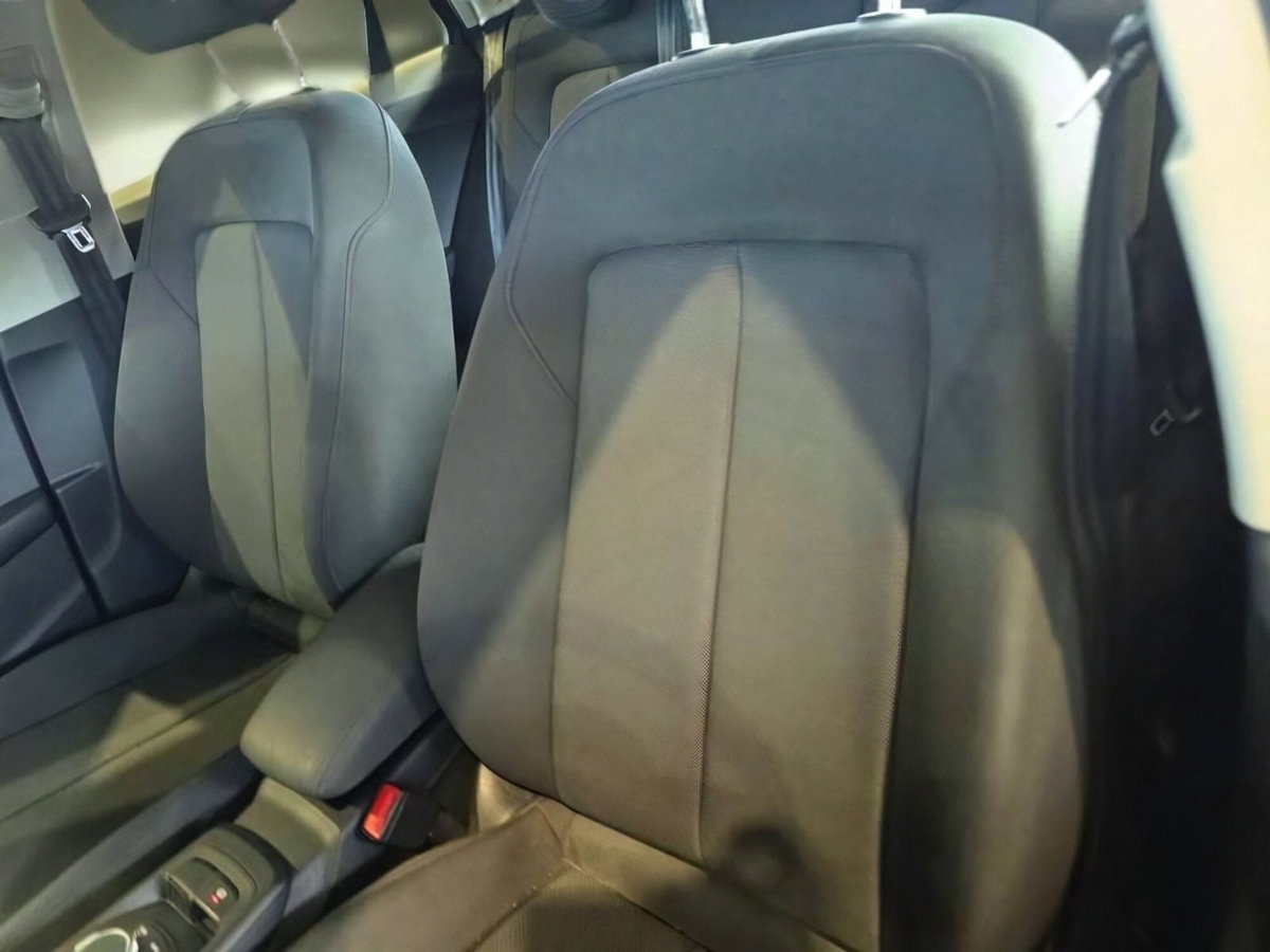 Audi Q2 Q2 30 TDI Business (4)