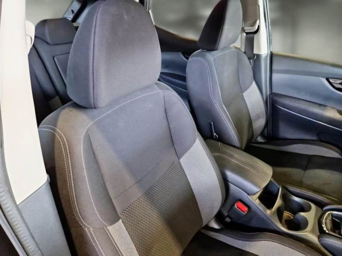 Nissan Qashqai 1.3 DIG-T 140 CV Business (7)