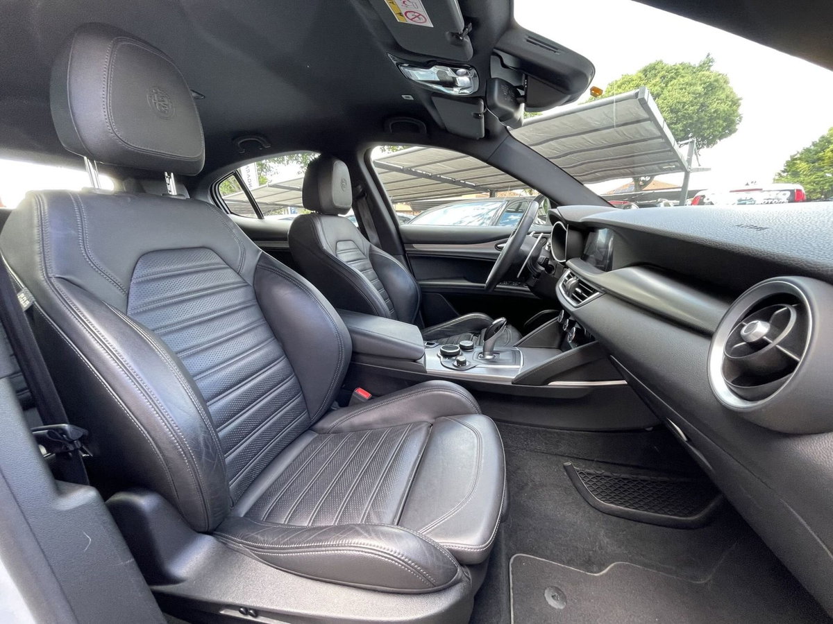 Alfa Romeo Stelvio Stelvio 2.2 Turbodiesel 210 CV AT8 Q4 Executive (14)