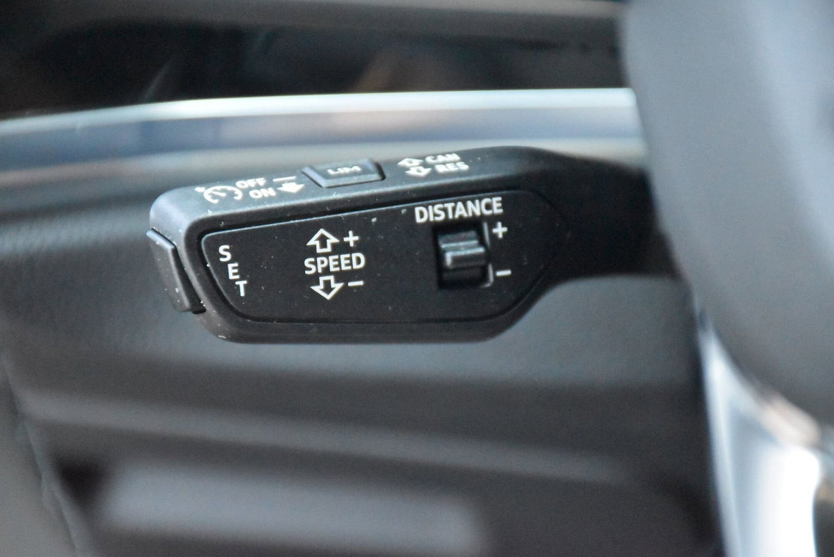 Audi Q3 35 TDI quattro S tronic Business (13)