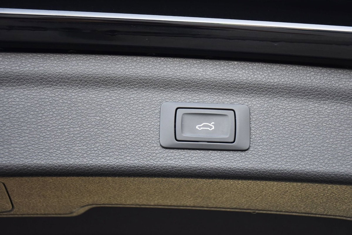 Audi Q3 35 TDI quattro S tronic Business (16)