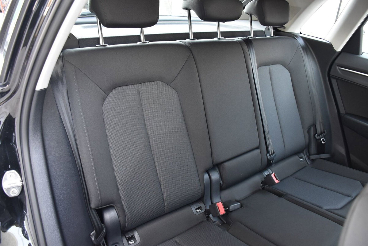 Audi Q3 35 TDI quattro S tronic Business (17)