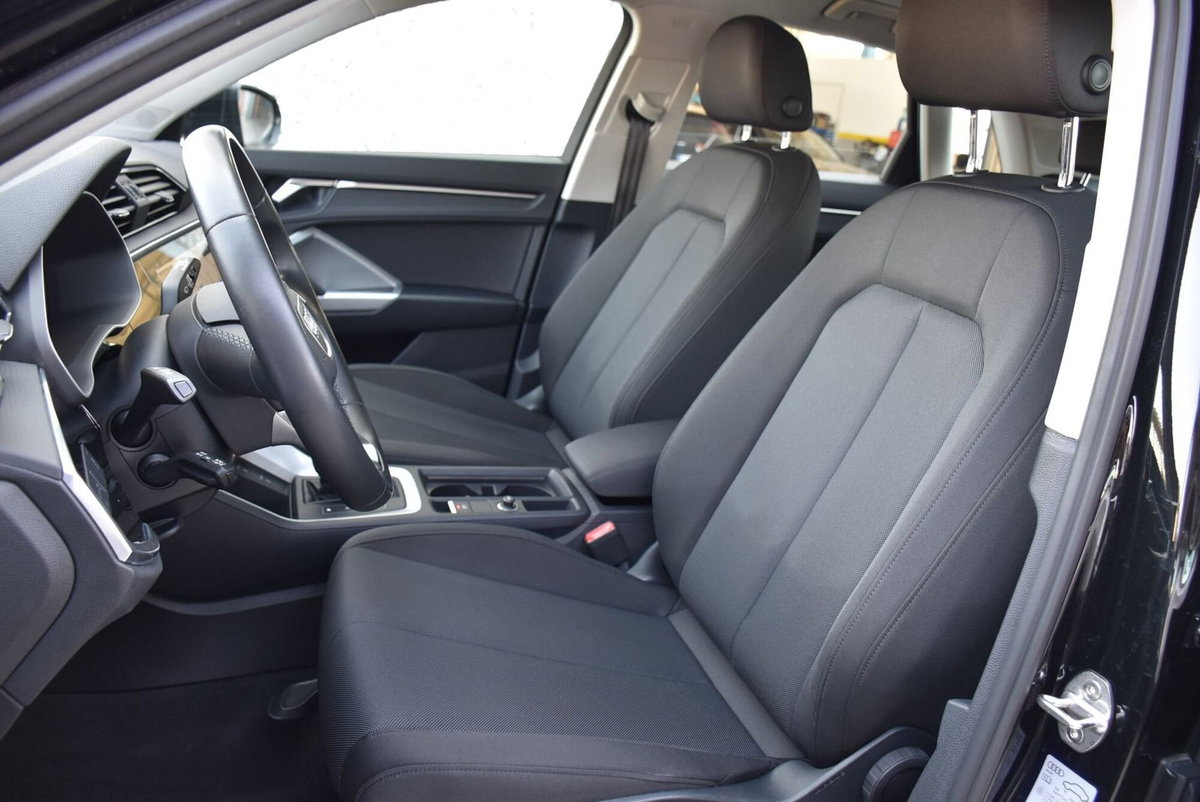Audi Q3 35 TDI quattro S tronic Business (6)