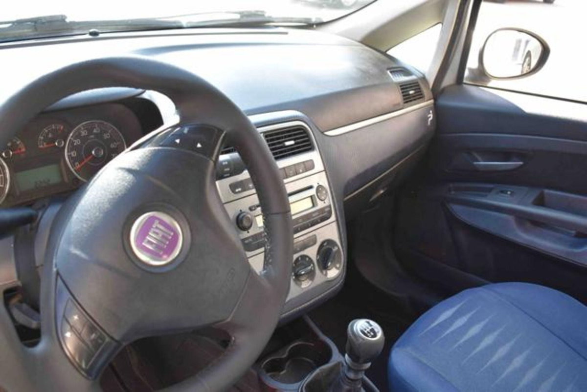 Fiat Grande Punto 1.4 5 porte Active Natural Power (7)