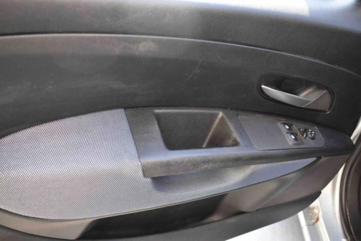 Fiat Grande Punto 1.4 5 porte Active Natural Power (9)